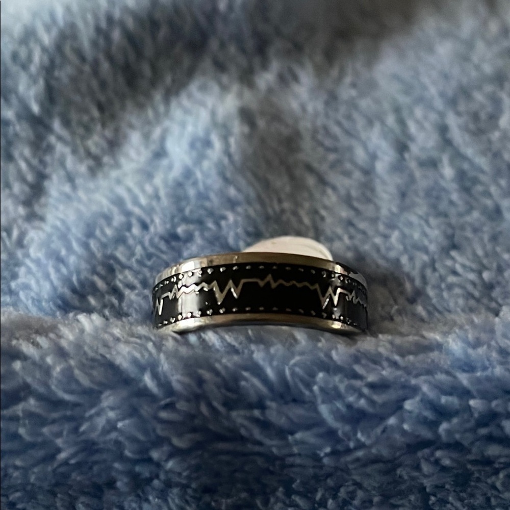 Black Pulse Design Ring